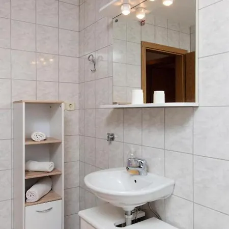 Knez Appartamento Podstrana