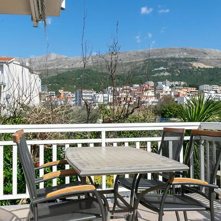 Knez Apartman